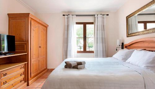 Two-Bedroom Townhouse with Resort View