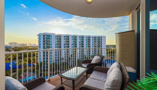 Apartment with Pool View 