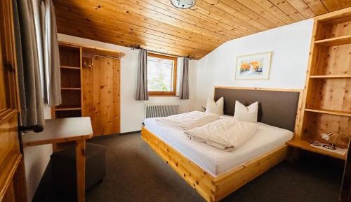 Three-Bedroom Apartment with Balcony