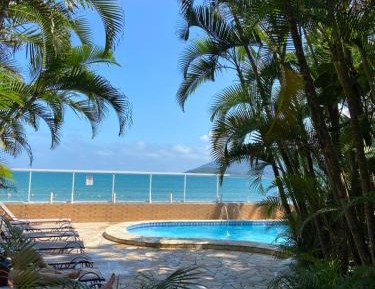Ground Floor Luxury Triple Room with Partial Sea View