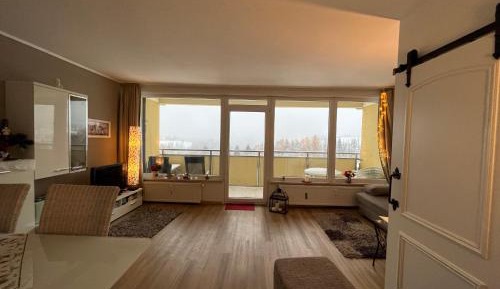 Apartment with Mountain View