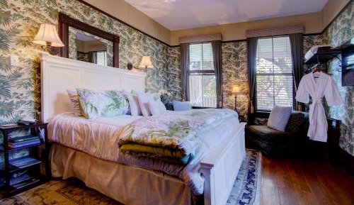 King Room - Live Oak Canopy