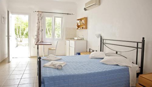 Studio (2 Adults)