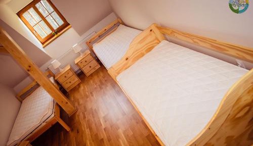 Basic Triple Room with Shared Bathroom