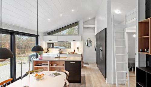 Three-Bedroom Holiday Home 
