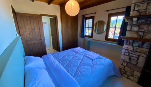 Suite with Lake View