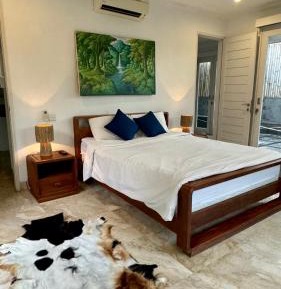 Family Room with Garden View