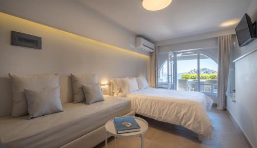 Triple Room with Terrace