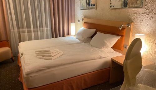 Large Double Room