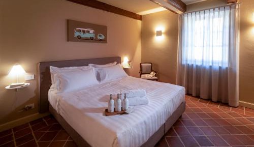 Deluxe Double or Twin Room