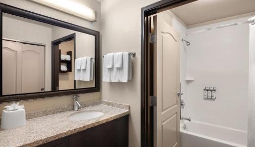 One-Bedroom King Suite