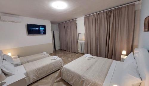 Quadruple Room with Private Bathroom