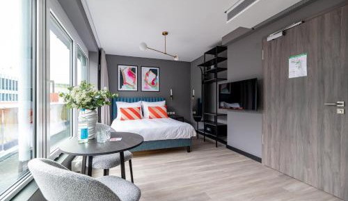 Medium Studio with Kitchenette