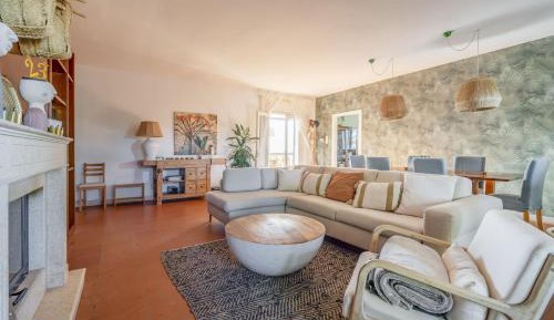 Villa with Garden View