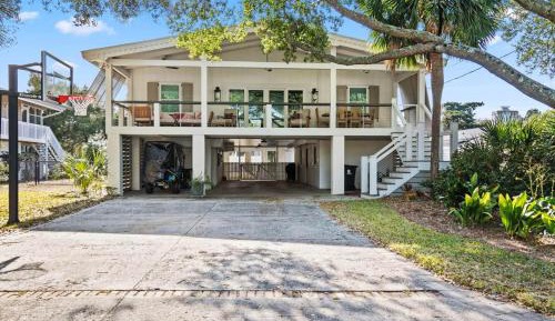 Five-Bedroom Holiday Home