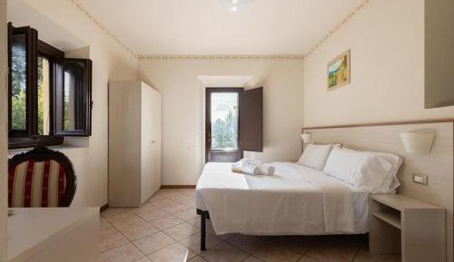 Economy Triple Room