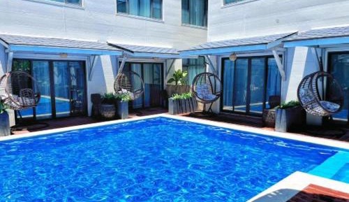 Double Room with Pool View