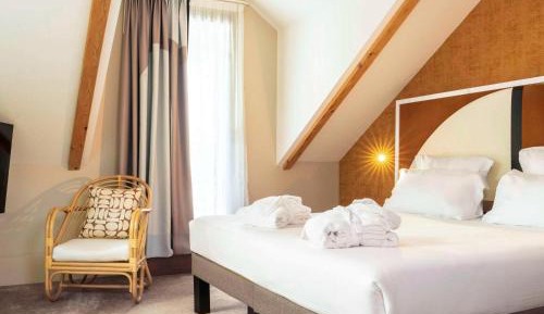 Classic Room with Two Single Beds and Sofa Bed 