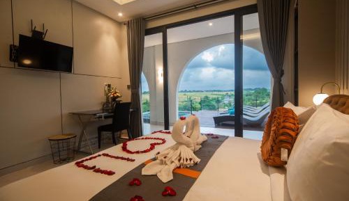 Deluxe King Suite
