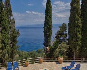 Apartment with Pool View 