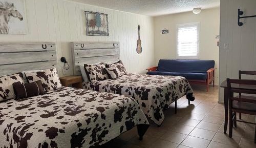 Deluxe Family Room