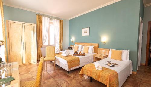 Deluxe Triple Room with Lake View