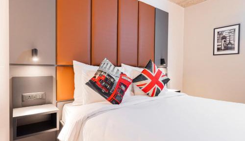 Queen Double Internal No Balcony 