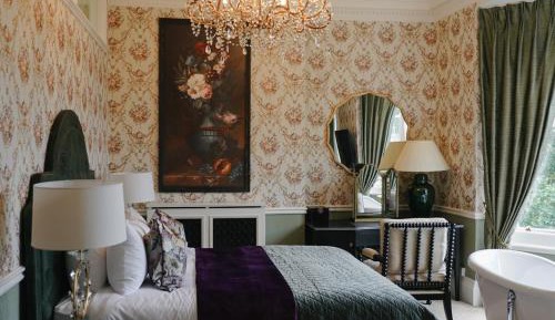 Deluxe King Room