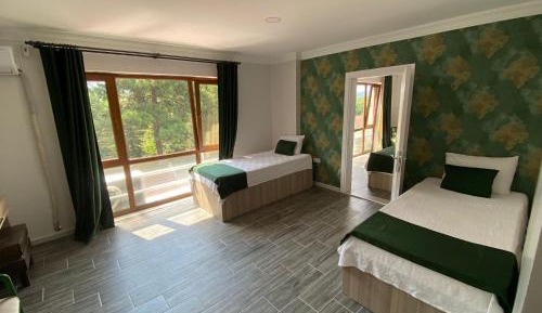 Family Room with Garden View