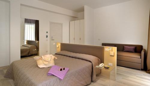 Family Room with Side Sea View