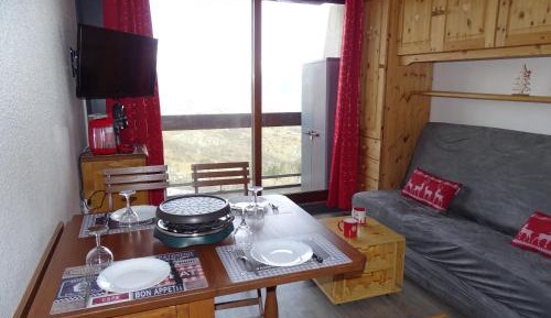 Studio with Mountain View
