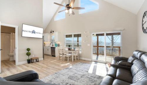 Three-Bedroom Holiday Home 