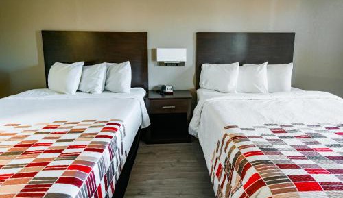  Deluxe Room with Two Queen Beds Non-Smoking