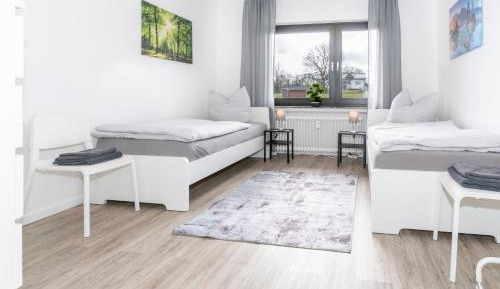 Four-Bedroom Apartment with Balcony 