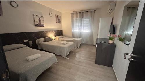 Triple Room with Private Bathroom