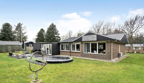 Three-Bedroom Holiday Home 