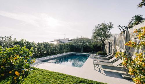 Villa with Garden View