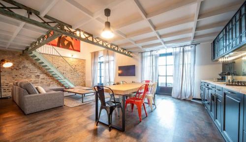 Three-Bedroom Deluxe Apartment