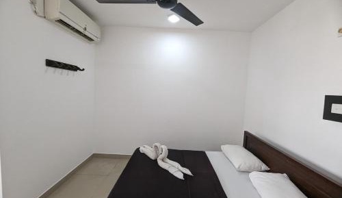 Deluxe Double Room with Balcony and Sea View