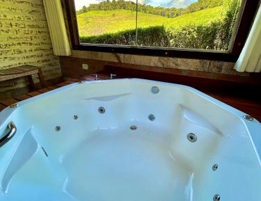 Deluxe Suite with Spa Bath