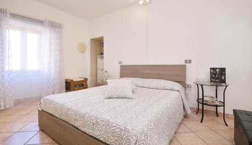 Superior One-Bedroom Apartment
