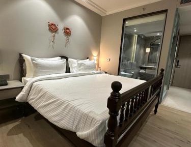 King Room with Garden View
