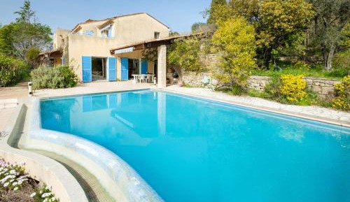 Superior One-Bedroom Apartment with Balcony