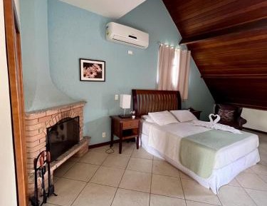 Deluxe Suite with Spa Bath