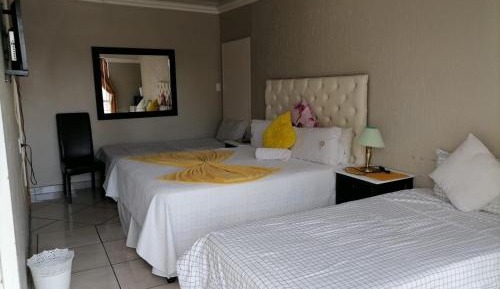 Deluxe Double Room (2 Adults + 1 Child)