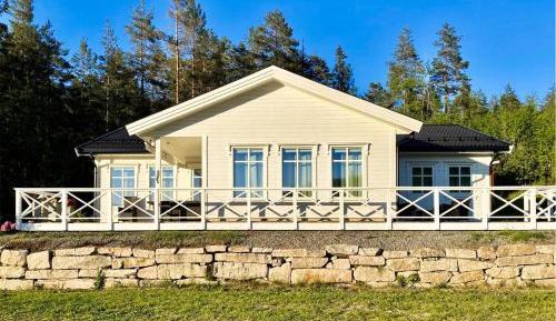 Three-Bedroom Holiday Home 