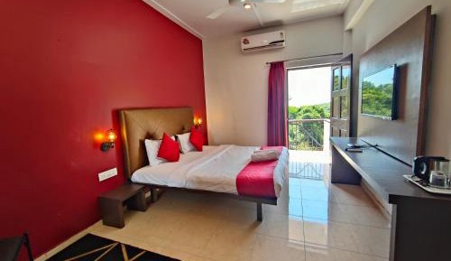 Deluxe Double Room with Balcony