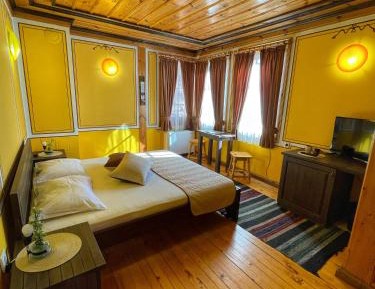 Double Room with Mountain View