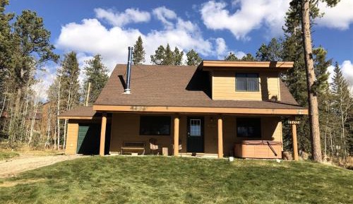 Three-Bedroom Holiday Home 
