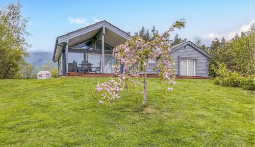 Four-Bedroom Holiday Home